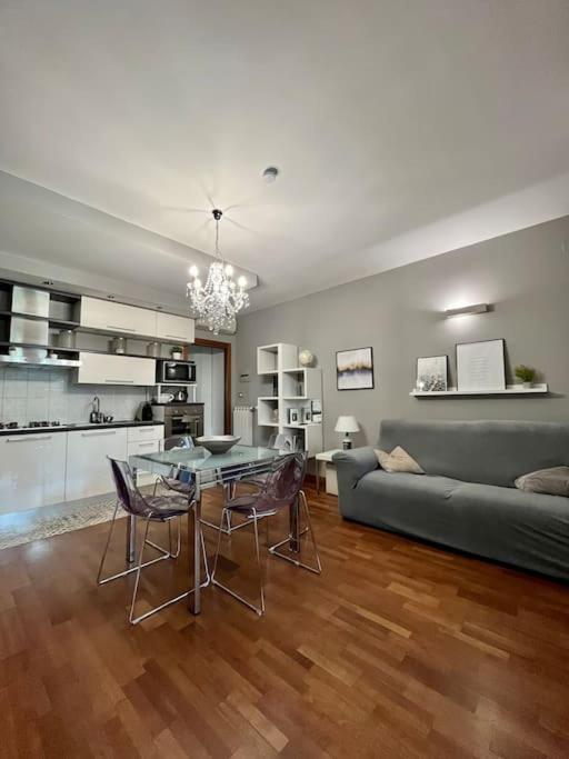 Ferienwohnung Casa Di Lillo Merate Exterior foto